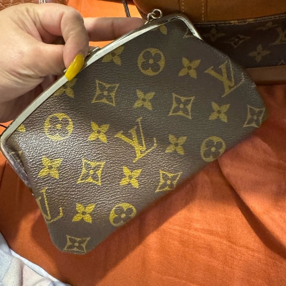Louis Vuitton Brown Monogram Bucket Bag - Picture 4 of 13